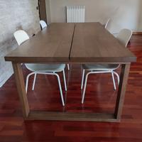 Tavolo con o senza sedie