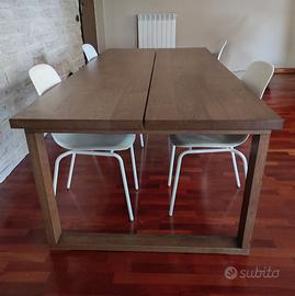 Tavolo con o senza sedie