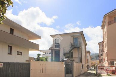3 LOCALI A FRANCAVILLA AL MARE