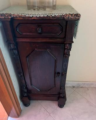 Comodino antico