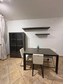 Set Cucina – Tavolo, Sedie, Credenze e Mensole