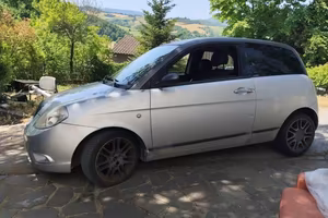 LANCIA YPSILON  MOMO DESIGN 1.3 TURBODIESEL 90 CV 