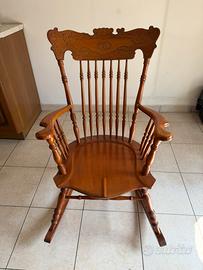 Sedia a dondolo vintage in stile coloniale Windsor
