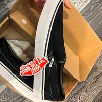 Vans Classic Slip-On - NEW - 42