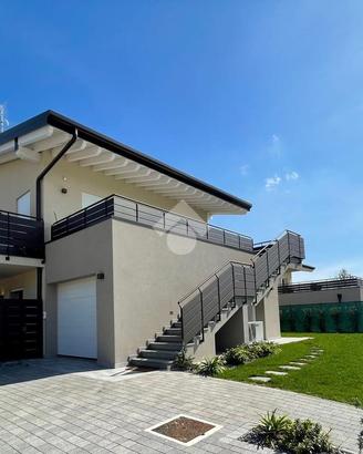 4 LOCALI A LONATO DEL GARDA