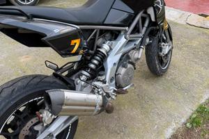 Aprilia dorsoduro 750