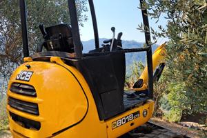 miniescavatore jcb 8018