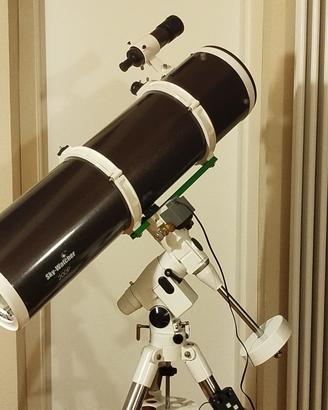 Telescopio Newton Explorer 200/1000 pari al nuovo
