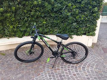Bicicletta Mtb vicini 27.5