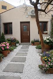 Loft al piano terra con cortile