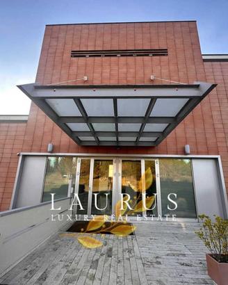 Immobile di 300 m² con 2 locali a Bagno a Ripoli