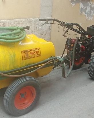Motozappa con cisterna