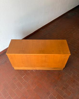 Cassapanca artigianale in legno