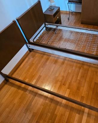 Due letti singoli con materassi