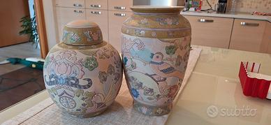 Vasi decorati a mano