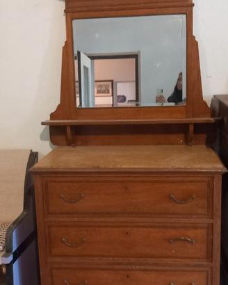 Credenze in legno con specchi