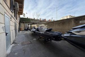 MAGAZZINO A GENOVA