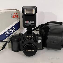 Yashica 108 MP con 35-70, 75-200, Flash CS-220.