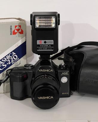 Yashica 108 MP con 35-70, 75-200, Flash CS-220.