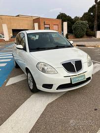 Lancia Ypsilon 1.2 8v Argento