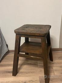 sgabello antico