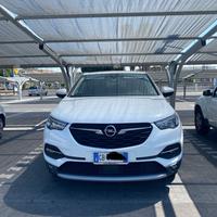 Opel Grandland X come nuova diesel e automatica