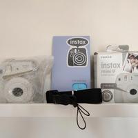 Instax mini+10 pellicole a colori+tracolla+album