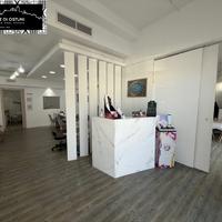 LOCALE COMMERCIALE ANGOLARE con 3 VETRINE - OSTUN