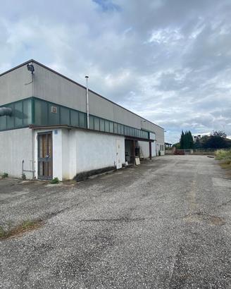 ADRIA: Capannone con terreno