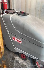 macchina lavapavimenti 