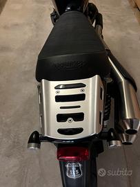 Portapacchi e codino street scrambler