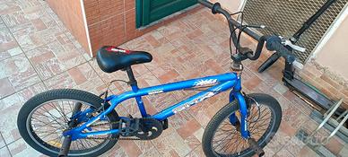 bici bmx acrobatica 