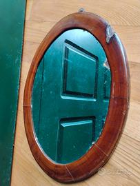 specchio vecchio parete