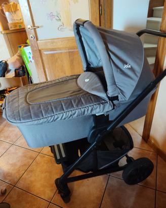 Duo passeggino e culla