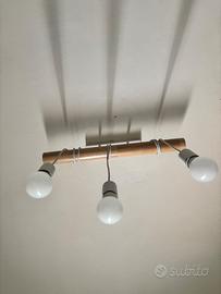 Lampadario con lampadine sospese