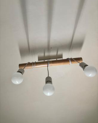Lampadario con lampadine sospese
