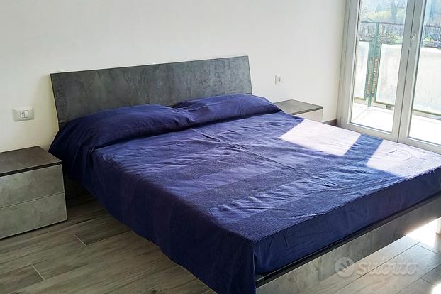 Stanza ampia e luminosa in appartamento condiviso