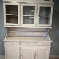 Credenza in legno sbiancato stile provenzale