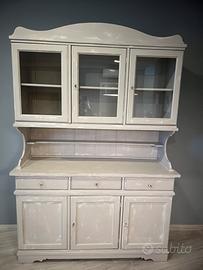 Credenza in legno sbiancato stile provenzale