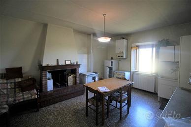 Rustico / Casale di 70 m² con 3 locali e box auto 
