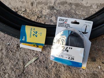 2 copertoni  +1  camera daria misura 24