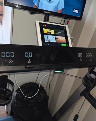 Technogym MyRun + iPad Incluso | App Live, Garmin,