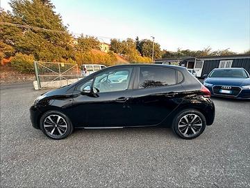 Peugeot 208 1.2 benzina 82cv 5 porte Signature