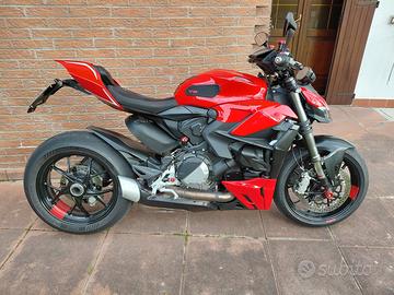Ducati Streetfighter V2