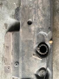 Serbatoio benzina 106 saxo
