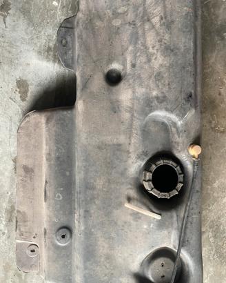 Serbatoio benzina 106 saxo