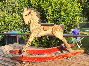 cavallo a dondolo ANNI in legno dipinto