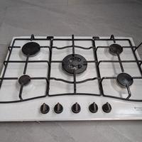 piano cottura a gas 5 fuochi Hotpoint Ariston 