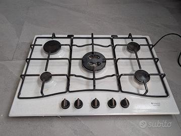 piano cottura a gas 5 fuochi Hotpoint Ariston 