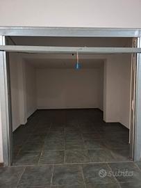 Garage pagliare di morro d'oro